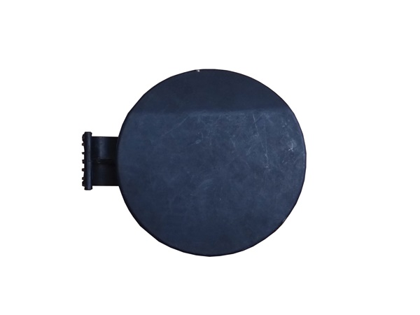 悦翔三厢油箱门